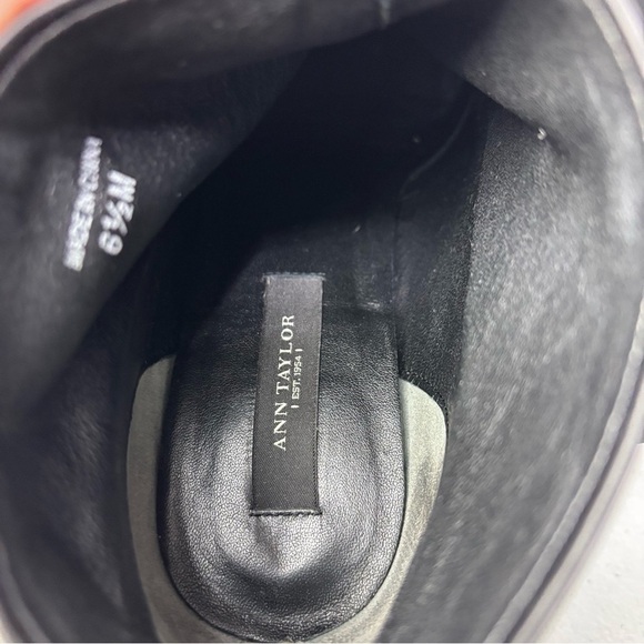 Ann Taylor Black Ankle Booties Wedge Zip Closure Women's 6.5M Classic Style - Picture 8 of 13